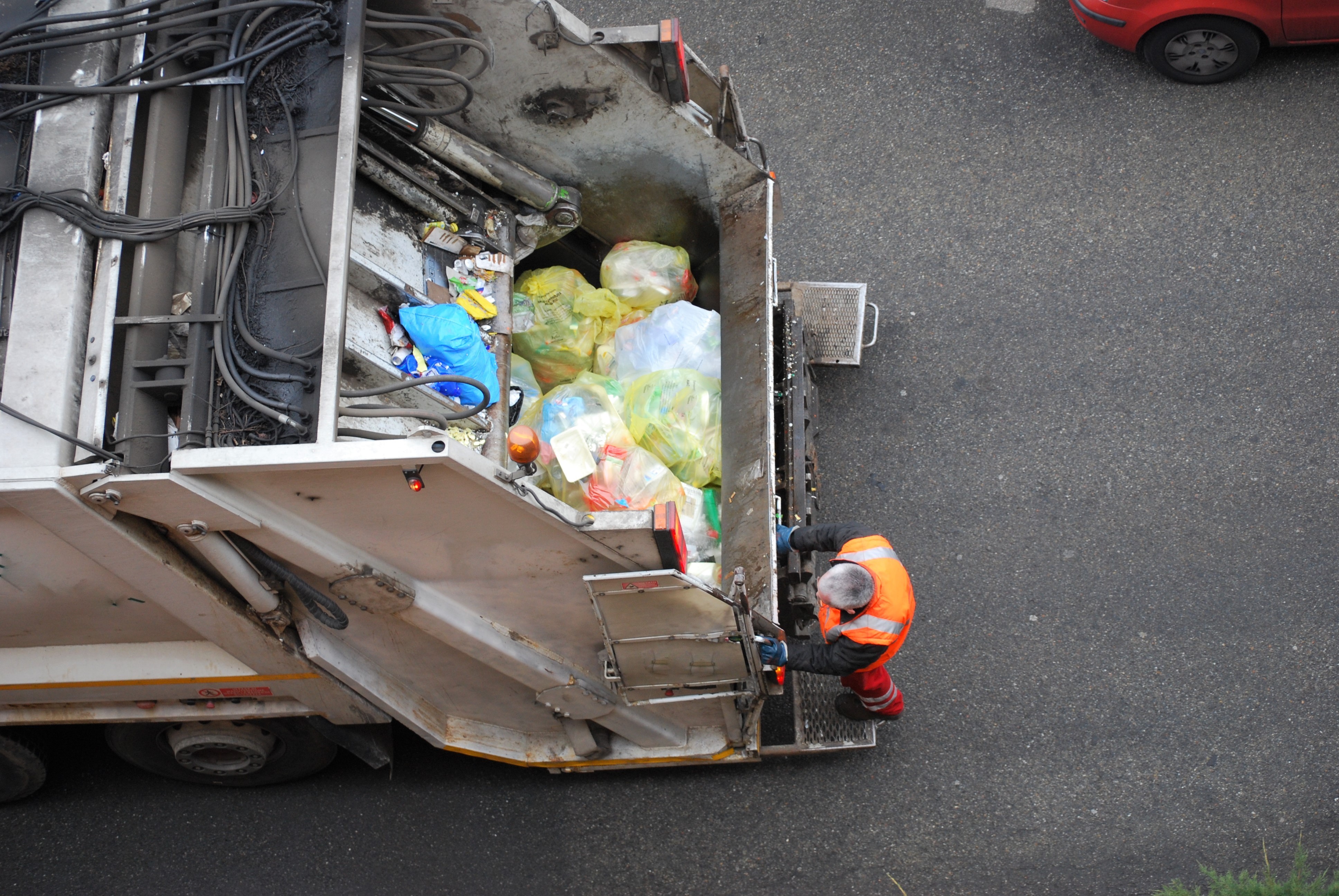 Batteries Causing Garbage Truck Fires 2SER