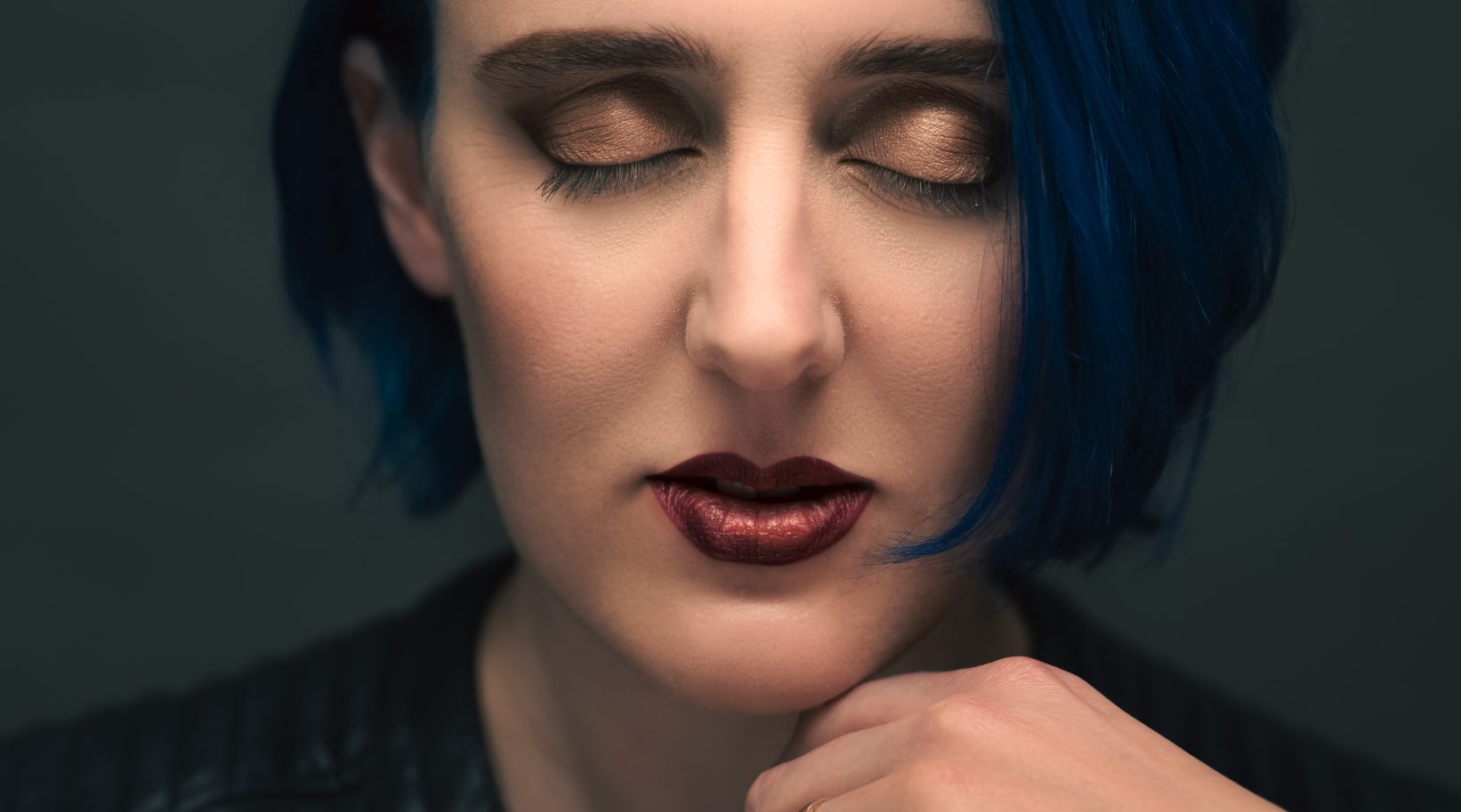 Sink Your Teeth Into 'Fangs For Nothing' with Steffanie Holmes